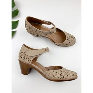 Easy Spirit Cindie Mary Jane Pumps Perforated Tan Leather Shoes Heels Womens 8.5